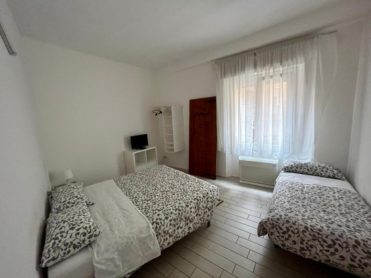 Il Guasco Rooms อังโกนา ภายนอก รูปภาพ